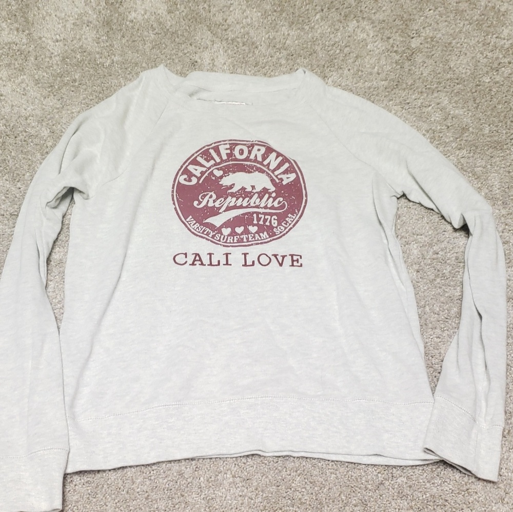 Cali Love Long sleeve tee/sweater